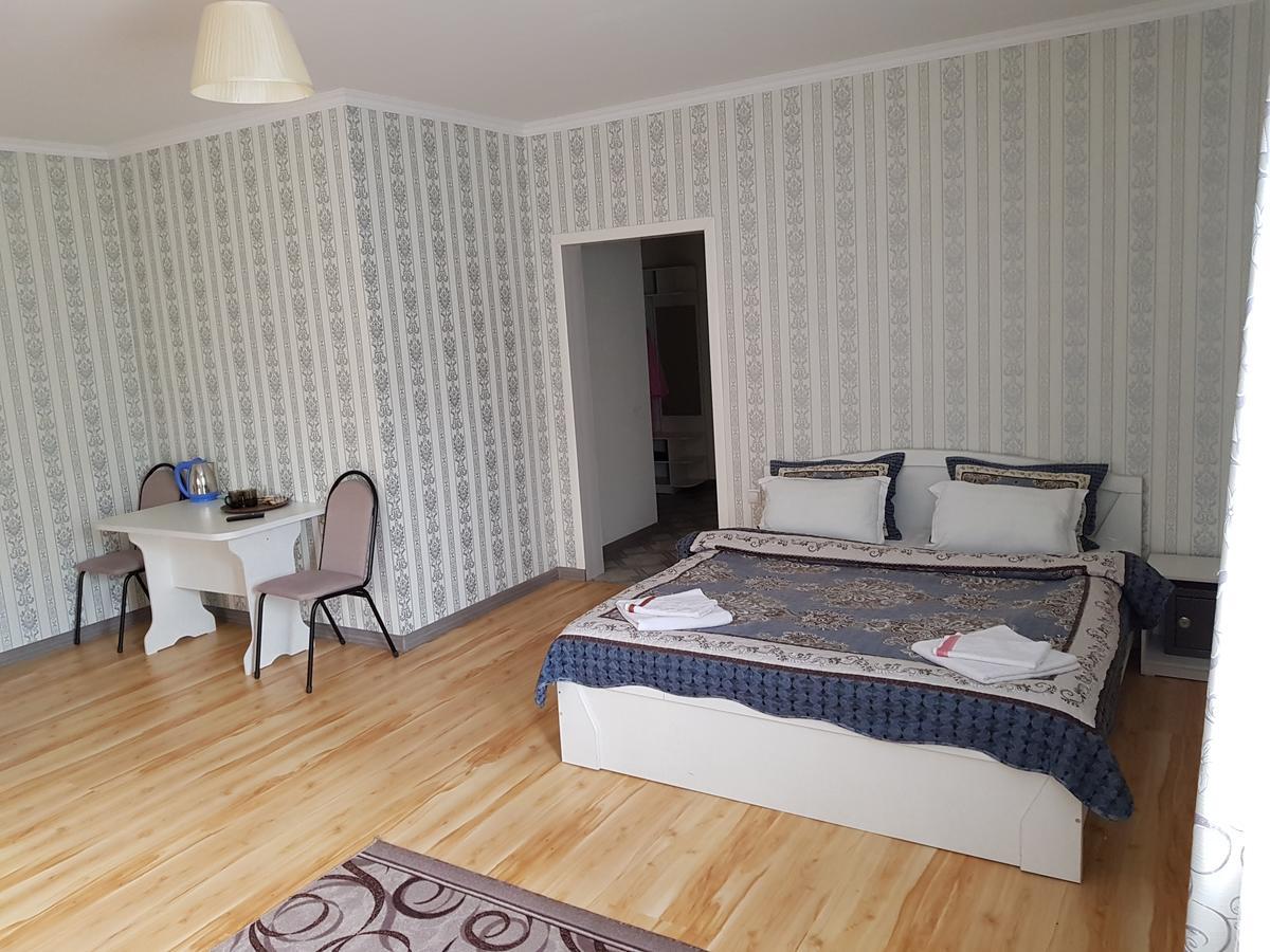 Mini Hotel Leila Almaty Extérieur photo
